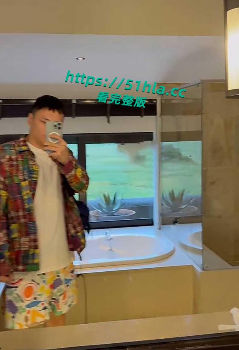 前小米总监【冯德兵】超级海王签了200多份包养协议,玩的顶尖美女被妻子发现,怒爆性爱视频与协议同步!-5