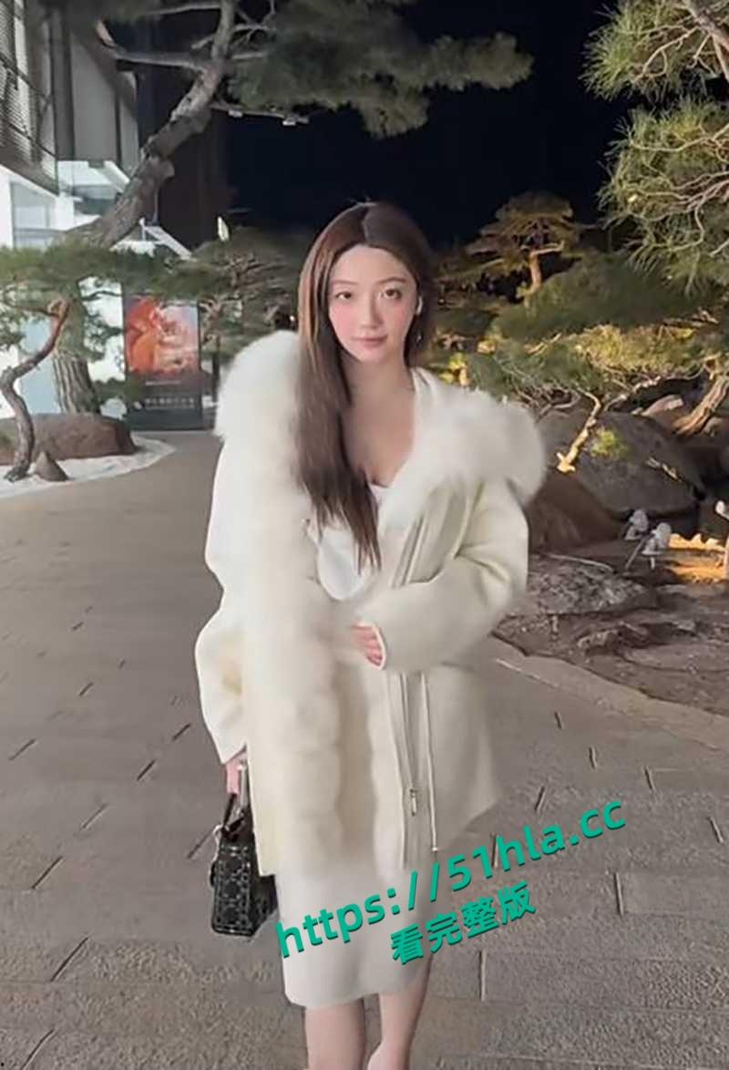 前小米总监【冯德兵】超级海王签了200多份包养协议,玩的顶尖美女被妻子发现,怒爆性爱视频与协议同步!-7