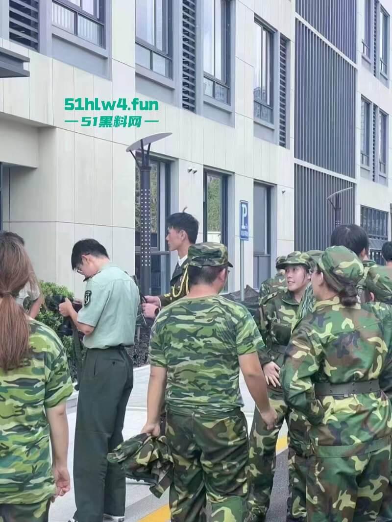 浙江城市学院军训瓜！24级环境设计新生【陈子约】翘课约教官酒店打炮被曝光！-4