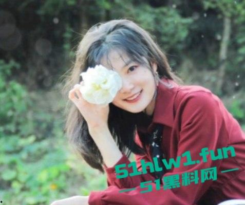 已婚老板带眼镜秘书出差,酒店运动操到天亮,工作和爽两不误,大战一夜工作和操逼同步进行!-9