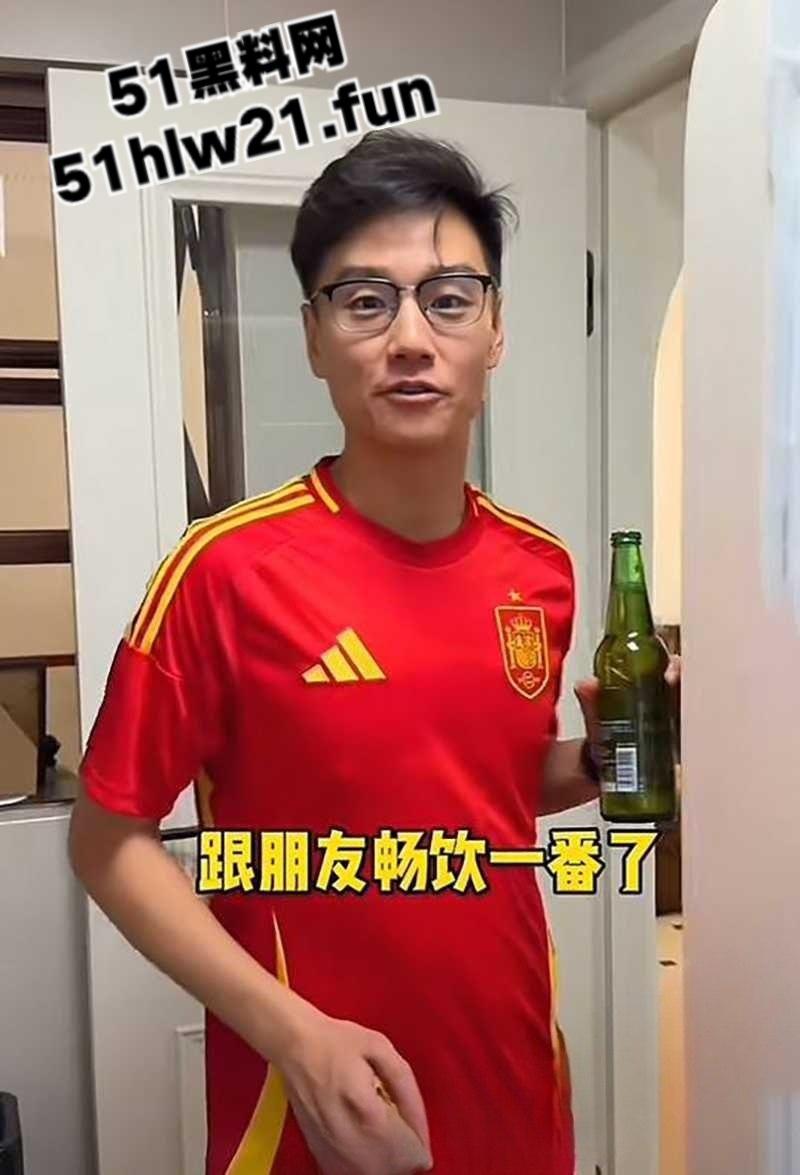 抖音100W粉丝博主踢足球的程序员【关旭】被女粉丝实名举报骗炮女粉丝,隐瞒结婚史并偷拍与女粉的性爱视频!-2