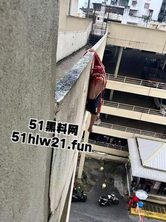血腥慎入!男子跳楼被腰斩上体消失肠血乱飞,处理现场人员的心理阴影面积有点大!-6