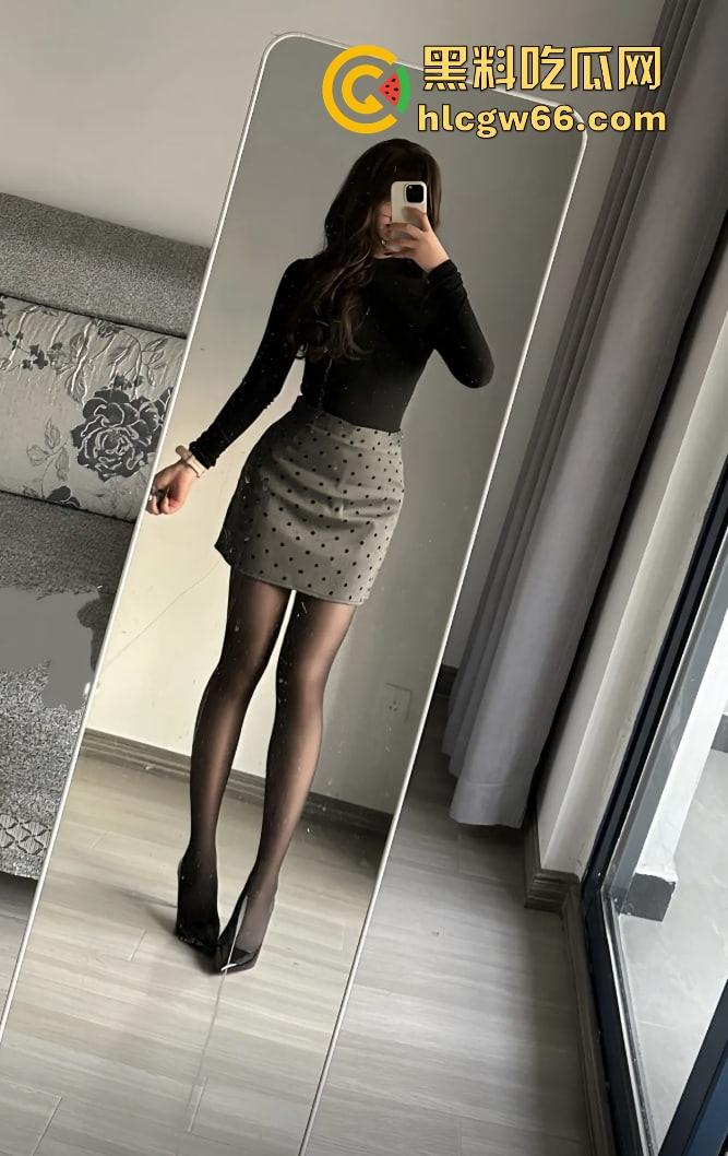 沪上多金大哥抖音评论区招妃,女大翻牌求爆操、面基现场爽到揪奶头揪红,全员在线排队伺候老爷!-17