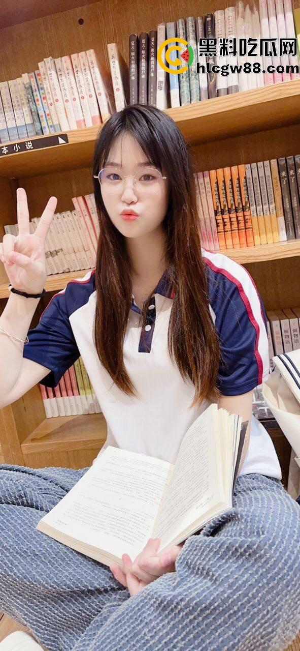 东莞开放大学阳台导管哥爆火,妹子偷拍全程,一边录一边激动,学校这开放程度绝对天花板!-4