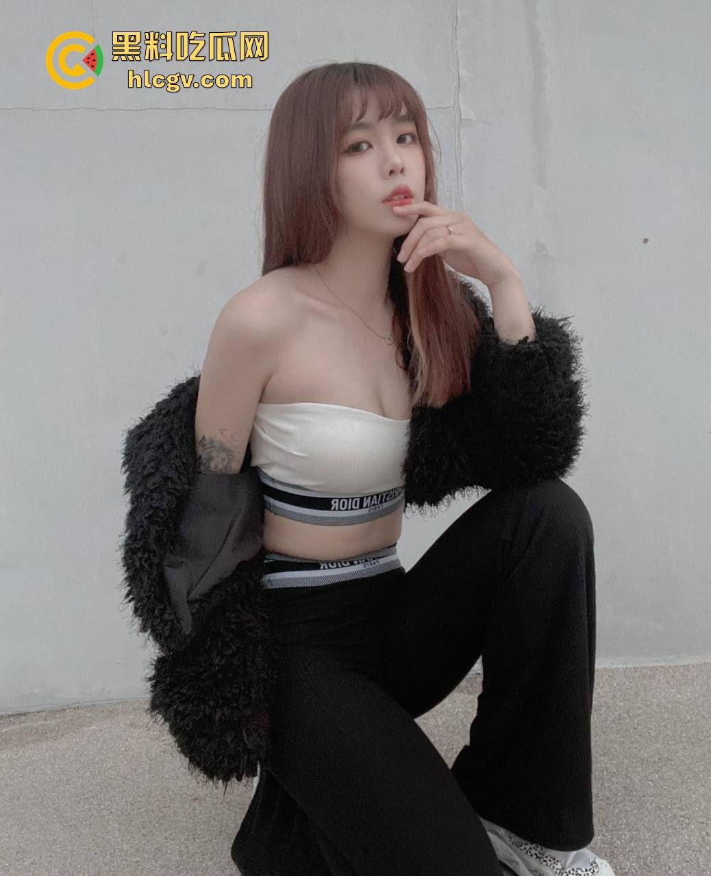 极品反差巨骚台妹【林琳】私密自拍泄密,骚劲十足让人直呼必打卡!-5