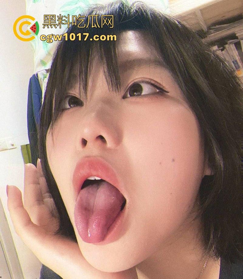 高颜值反差淫荡学生妹,约炮大屌猛男,露脸深喉吞大屌,榨干金主每一滴快感,引爆无尽快感!-6