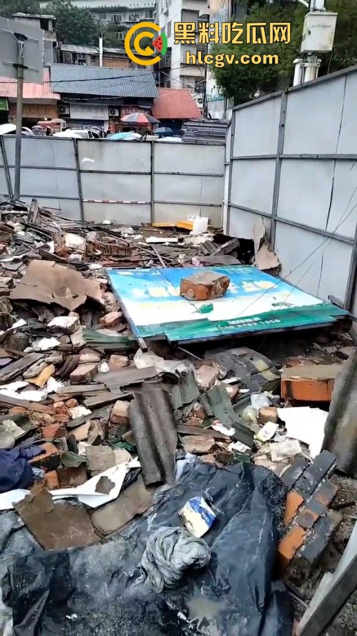 湖南衡阳又现深井吃人!工地拿纸皮当井盖 小学生坠井身亡!-3