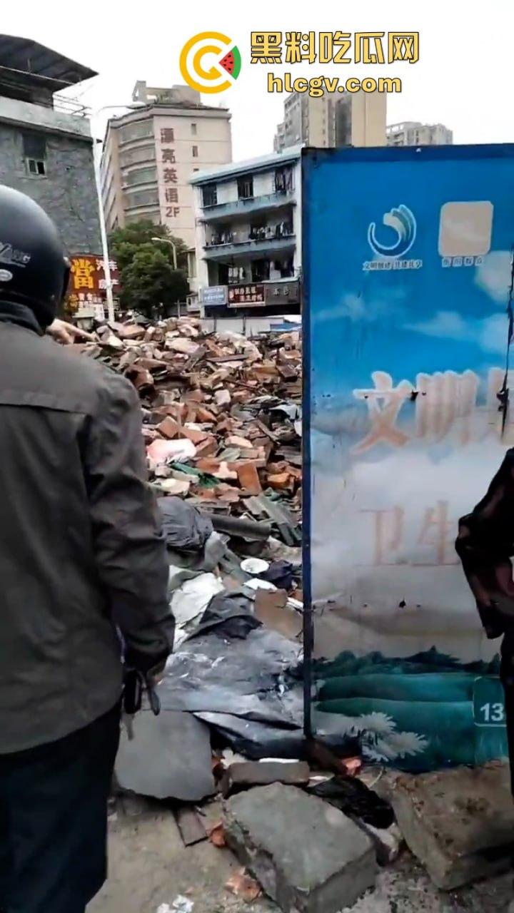 湖南衡阳又现深井吃人!工地拿纸皮当井盖 小学生坠井身亡!-5