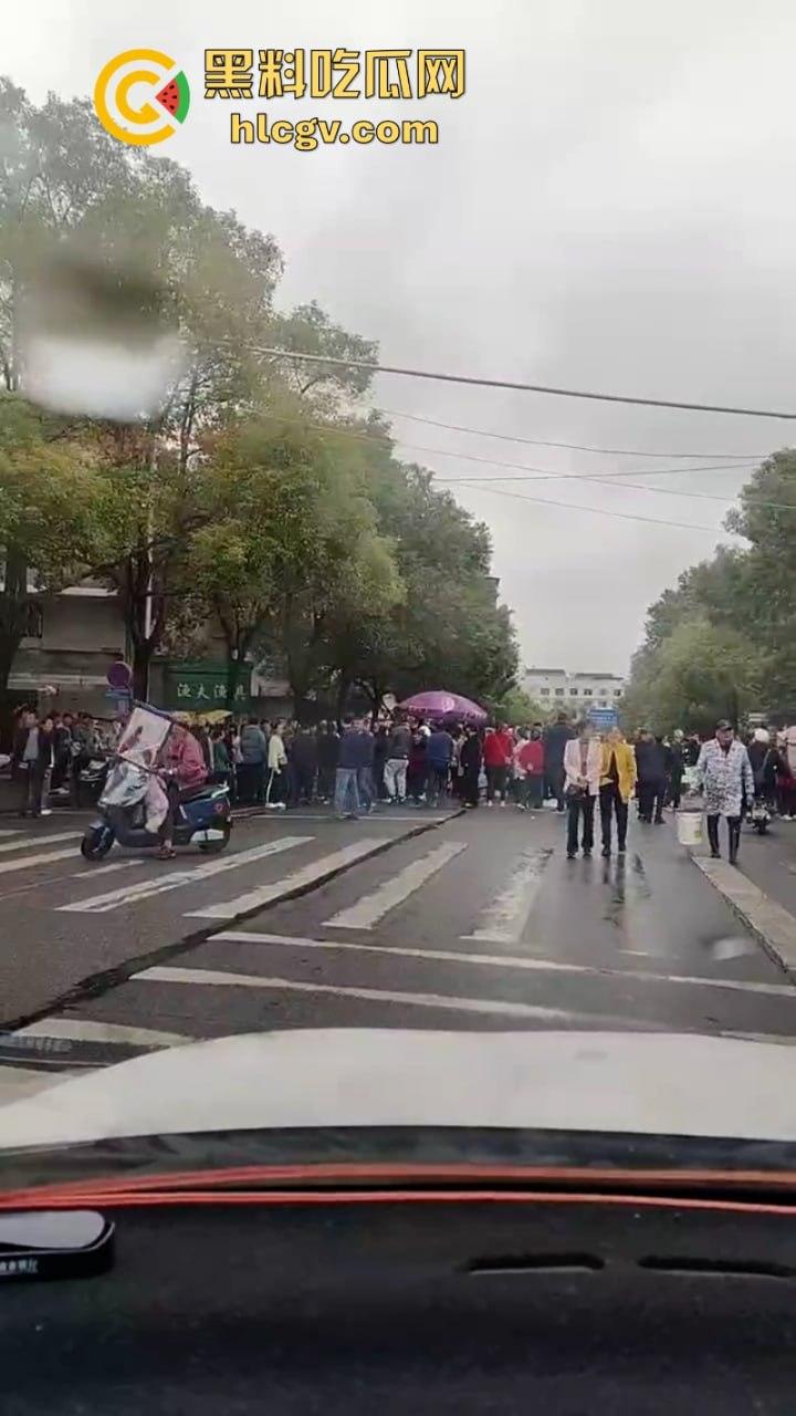 湖南衡阳又现深井吃人!工地拿纸皮当井盖 小学生坠井身亡!-12