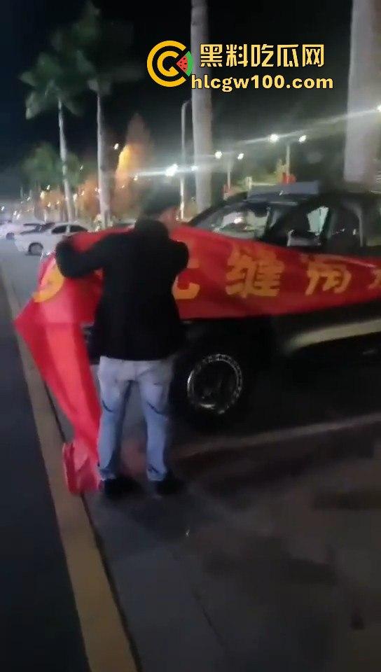 云南保山市君悦广场男子【王麒麟】表白成功，不料给正牌女友抓包，时间管理大师错误案例！！-6