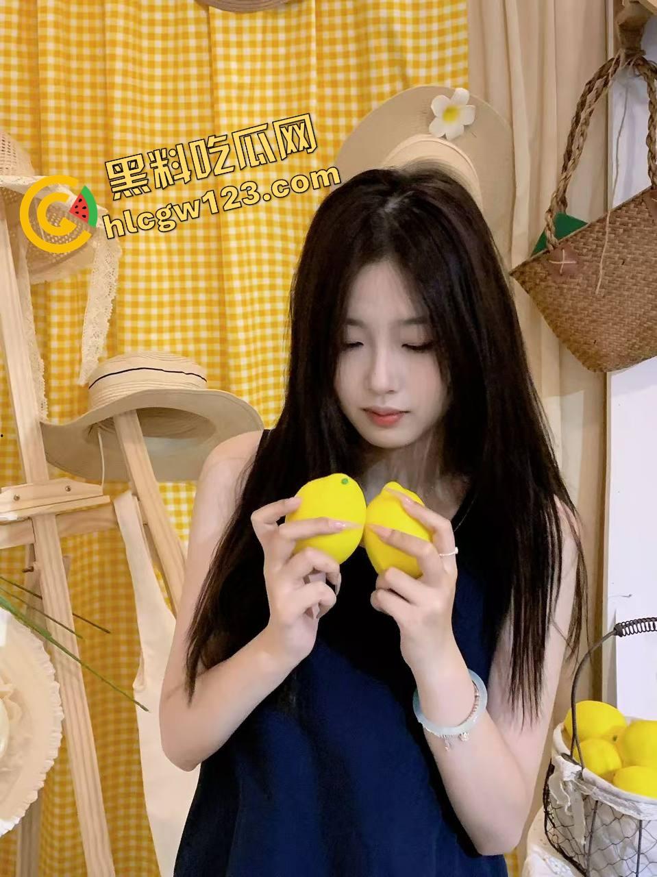 狂撩楼下烟酒店老板娘女儿,男友在外地,她嘴上说不行身体却很诚实半年聊天就为今晚,全程偷拍太带劲!-4