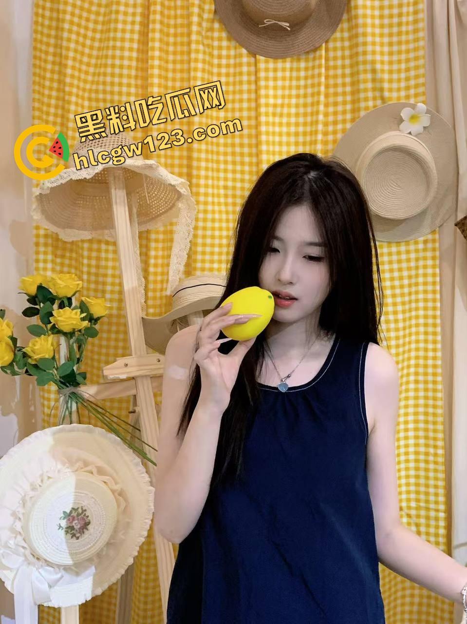 狂撩楼下烟酒店老板娘女儿,男友在外地,她嘴上说不行身体却很诚实半年聊天就为今晚,全程偷拍太带劲!-5