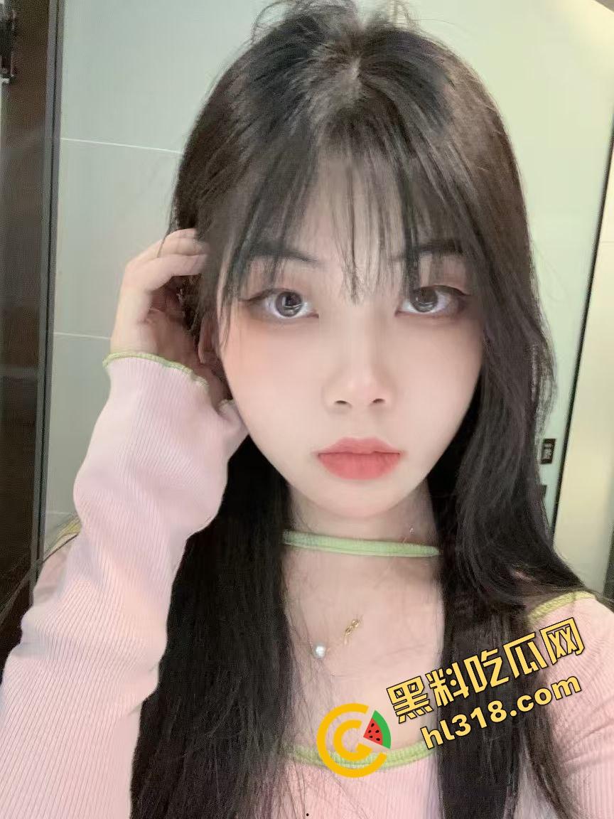 酒店开房正操得起劲,萌妹爸爸一个电话打来,不知道电话那头的爹知不知道自己闺女已经被干高潮了!-7