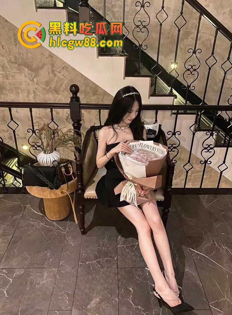 北京大一JK女仆兼职妹『刘婉玉』微信撩两周成功骗炮,白丝嫩妹被后入操哭,奶子上全是精!-3