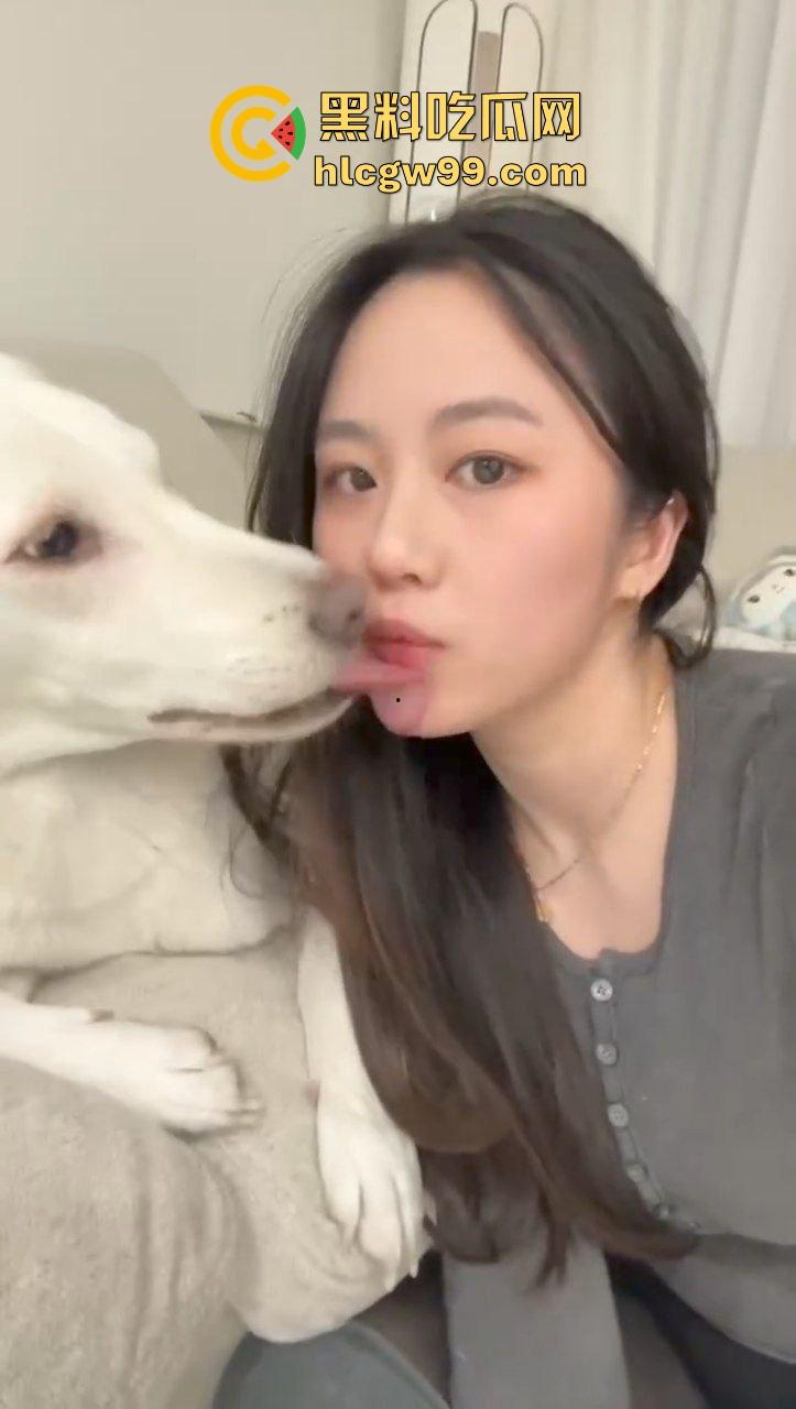 逆天炸裂反差母狗人兽交配!御姐骚鸡与自己宠物狗舌吻互舔亲嘴接吻,这是哪位兄弟转世成功了?-8