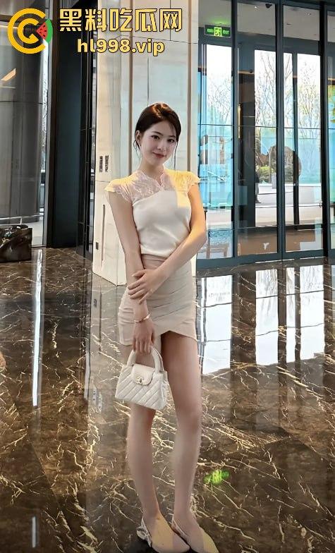 河南抖音小网红『王格格』遇上假富二代,幻想成阔太结果被骗光身子,做爱视频流出真是人财两空!-17