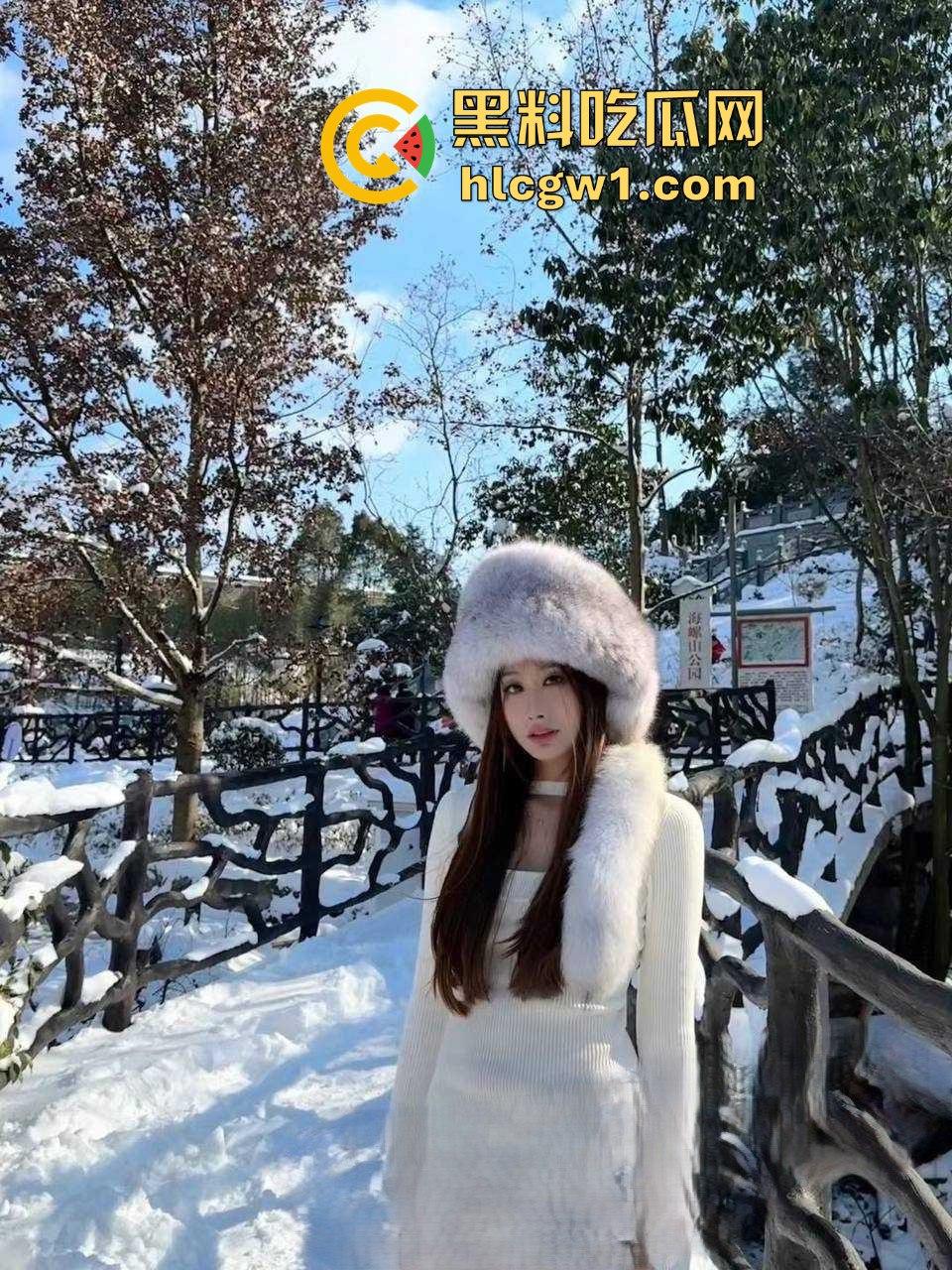 柳州夫妻激情视频外泄成艳照门,护士制服骚妻深情吃鸡,内射浪叫高能流出,维修店员功德无量!-3