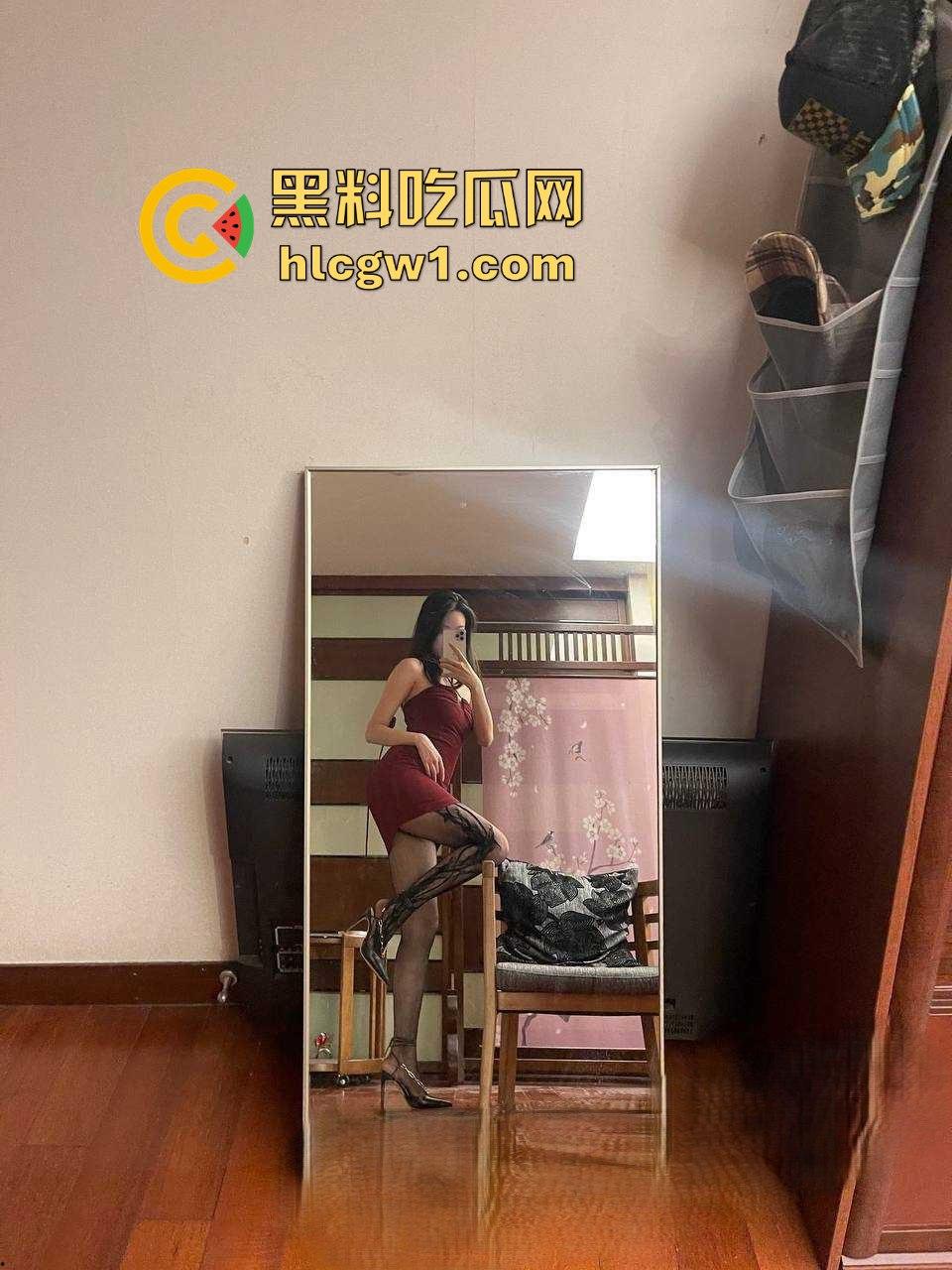 柳州夫妻激情视频外泄成艳照门,护士制服骚妻深情吃鸡,内射浪叫高能流出,维修店员功德无量!-6