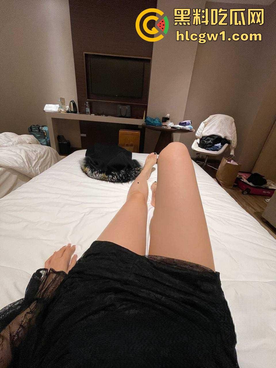 柳州夫妻激情视频外泄成艳照门,护士制服骚妻深情吃鸡,内射浪叫高能流出,维修店员功德无量!-12