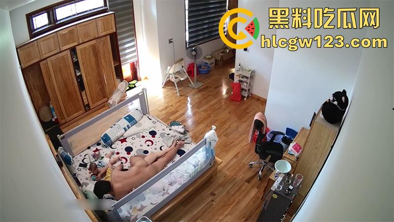 监控偷拍叔嫂乱伦,趁哥不在偷情,见嫂子吸奶哺乳按耐不住,当孩子面激情抽插巨乳嫂子!-5