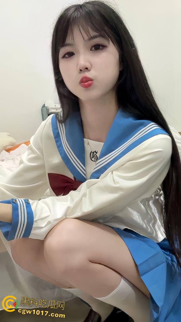 四川师范学院【李佳颖】,热爱jk的白虎一线天嫩逼,穿着JK让金主爸爸蒙眼玩弄,无套中出娇喘不断 !-1