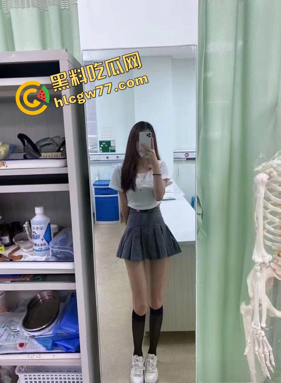 保定学院南校区高颜值女学姐【宋悦】给金主舔棒观音坐莲被干爆 舔狗全员破防!-4