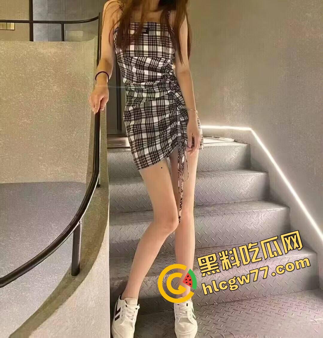 保定学院南校区高颜值女学姐【宋悦】给金主舔棒观音坐莲被干爆 舔狗全员破防!-6