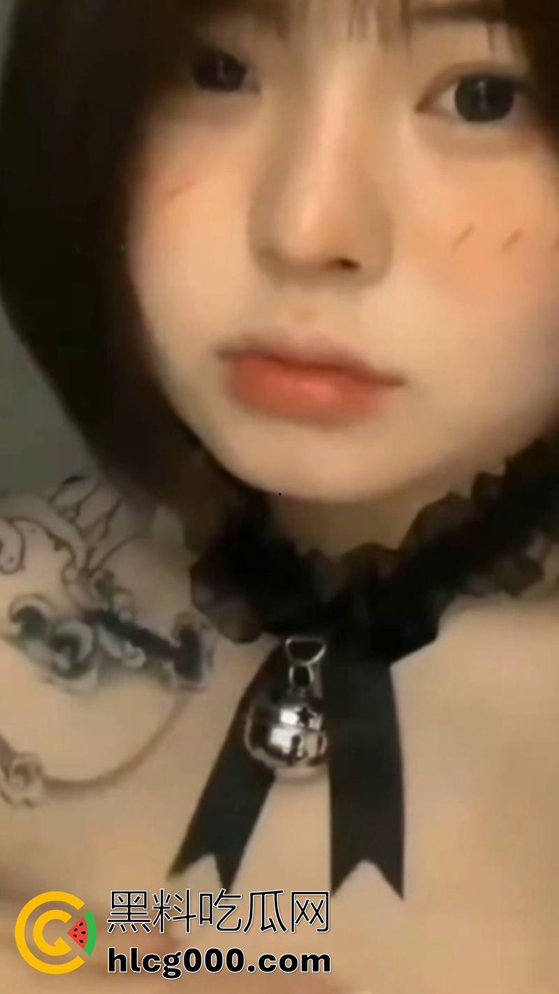 抖音大奶网红【小鱼干哈捏】,身材微胖的丰满女神,居家道具自慰玩穴,结果视频被粉丝疯传!-5