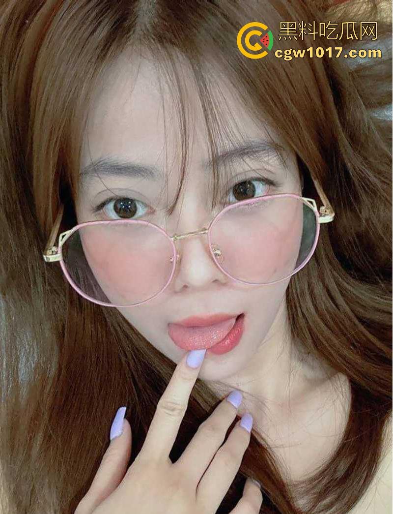 河北职业学院反差母狗【梁微盈】白嫩美乳,却骚浪入骨,频繁出轨约炮,享受每次做爱被满足的过程!-1