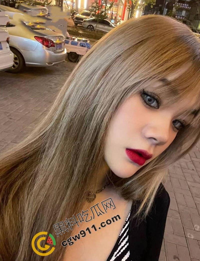 江西南昌【刘雯】与炮友约炮视频流出,大满背小花臂极品骚货,狂野骑乘急速爆轰,挑逗尖叫撩人心弦-3