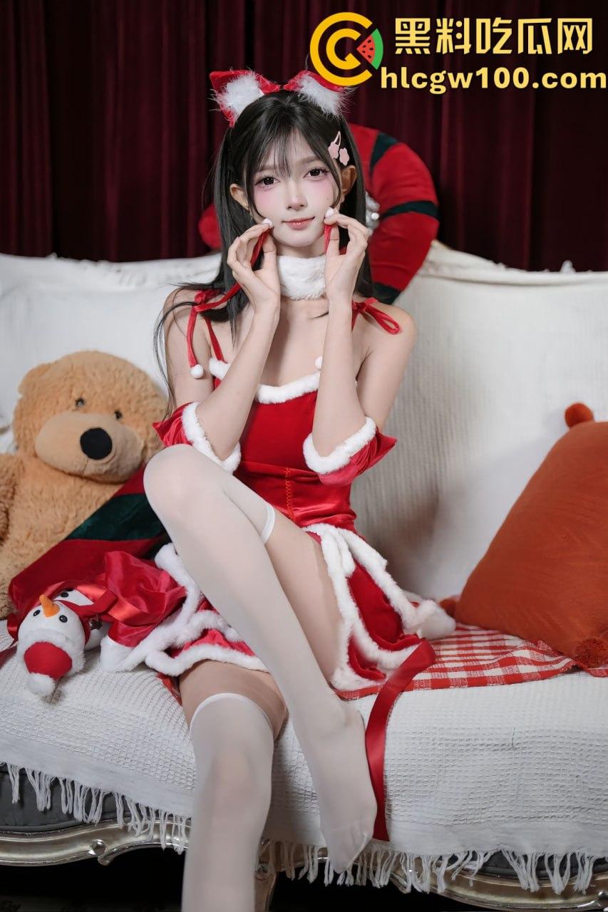 昨晚圣诞夜全员骑鹿 圣诞炮王排行榜火辣出炉 骚气红装妹子一边抽烟喝酒一边操B,礼物湿得发亮!-13