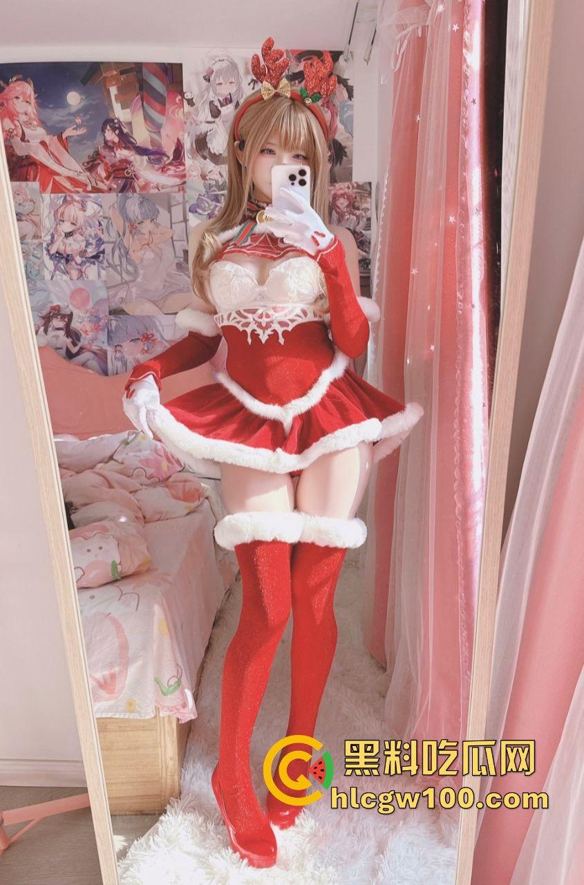 昨晚圣诞夜全员骑鹿 圣诞炮王排行榜火辣出炉 骚气红装妹子一边抽烟喝酒一边操B,礼物湿得发亮!-19