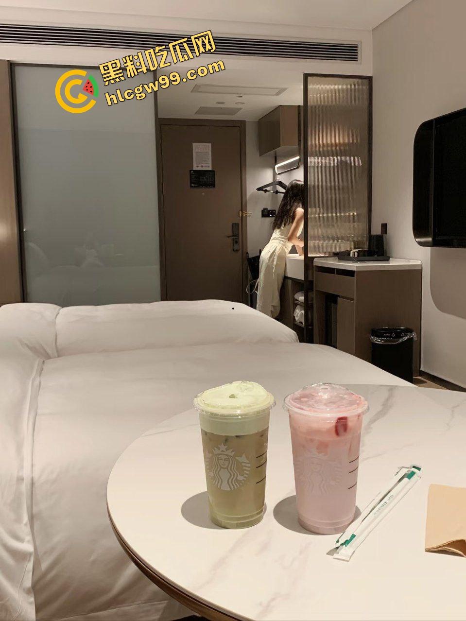 红书抖音甜御反差骚鸡【伤心小椰子】私下约炮金主爸爸,浴室马桶露粉逼激烈后怼爆干!独家曝光!-5