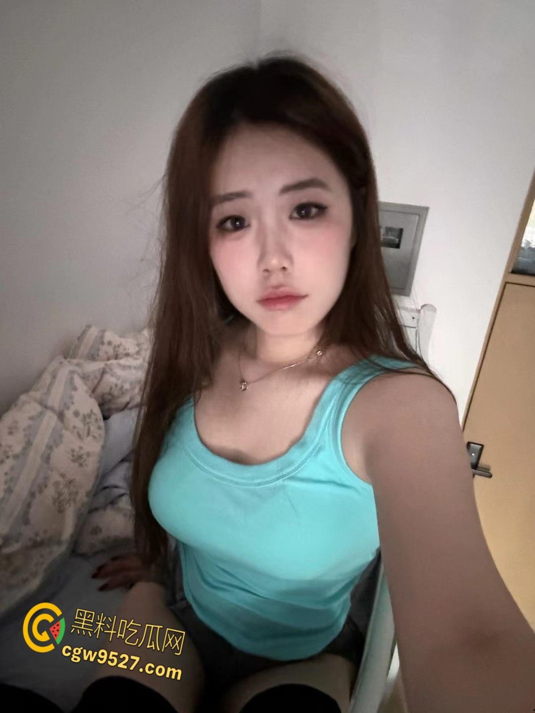 河北金贸大学清纯学生妹【梁婧雯】,情侣真实自拍流出!情趣内衣勾勒火辣身材,大胆展示美乳粉穴!-3