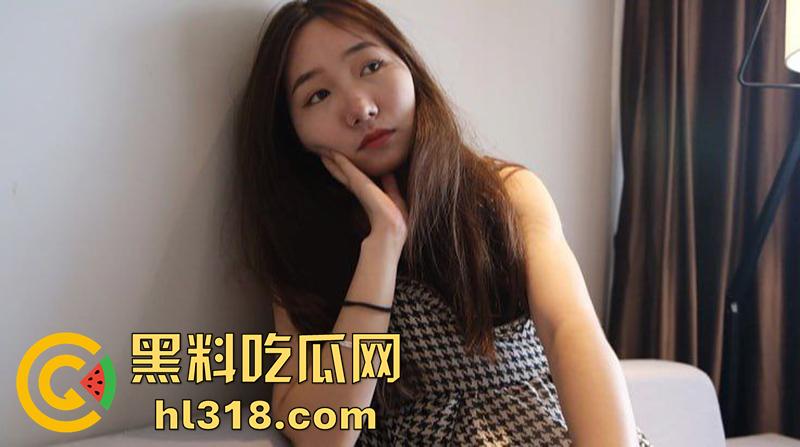 摄影老魔新作,套路山东卫校学生妹,酒店约拍私房写真,加钱后主动脱光,被摄影师潜规则无套内射!-1