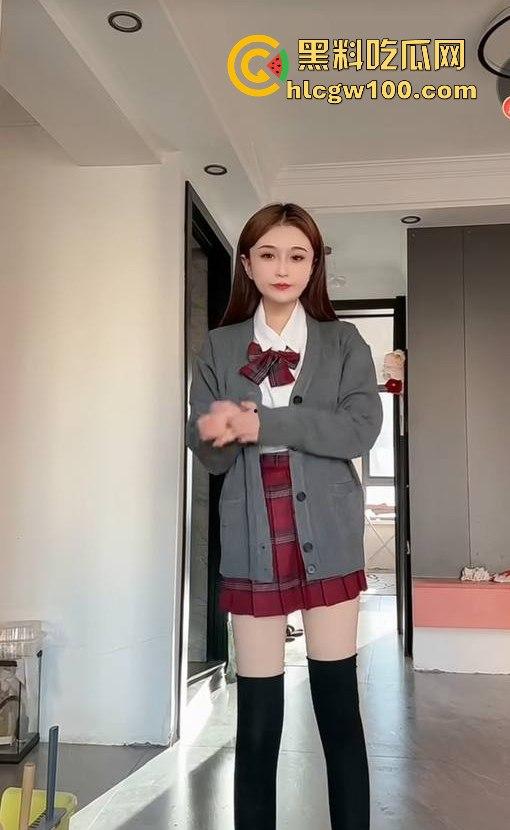 快手反差网红【武霖儿】私人定制视频流出,露脸自慰骚的一批妥妥的精液容器,内容炸裂!!-4