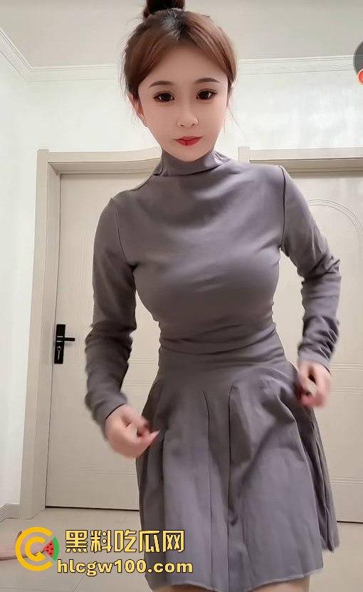 快手反差网红【武霖儿】私人定制视频流出,露脸自慰骚的一批妥妥的精液容器,内容炸裂!!-5