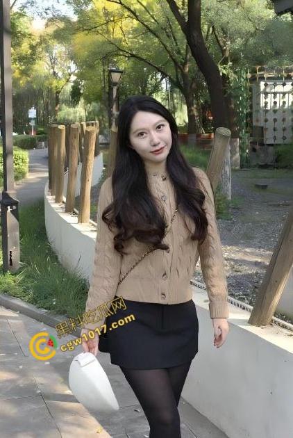 海角大神与嫂子KTV包厢激情偷欢:裸身激情接受深入调教,全裸开嗓激情交织,全程极度刺激!-2