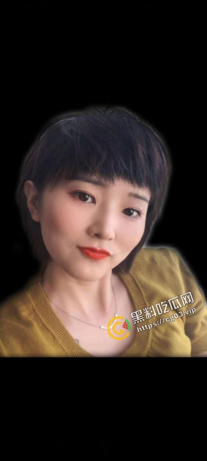 曝光!山西某电影院人事【李雪梅】婚内出轨男小三 还去聊骚男小四 情夫怒将其海量生活照 及裸照自慰视频流出-5