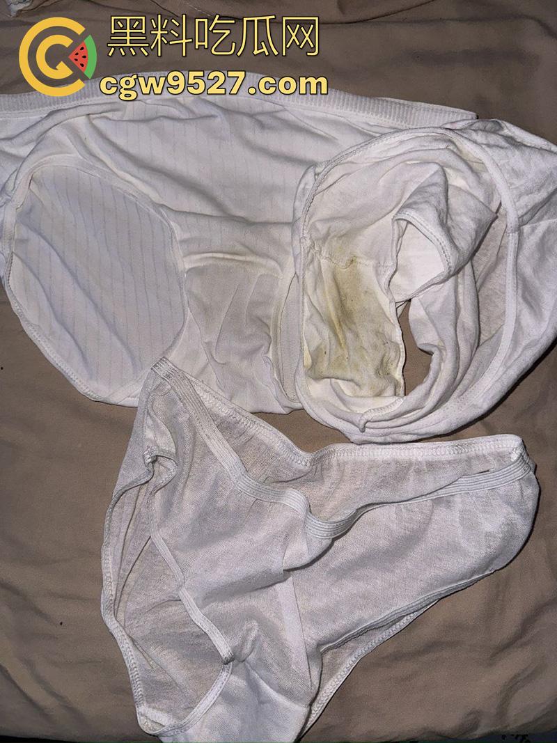 鲁东大学甜美尤物【邹穆彤】，高颜值大奶学生妹，白天女神晚上母狗，手指插逼淫水乱流，淫荡到没边！-10