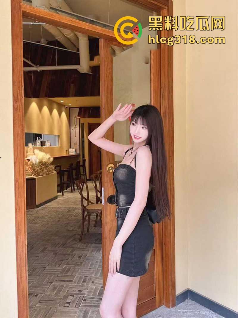 西安美术学院极品反差婊【李慧慧】不雅视频流出,不光擅长绘画勃起生殖器 ,舔舐鸡巴也是一名好手-1