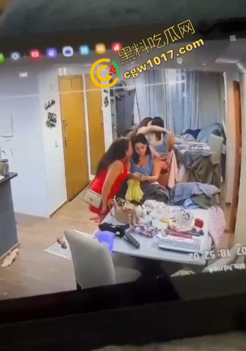 国外真实家暴!男人狂殴老婆,砸晕后仍不放手!惨不忍睹的家庭录像惊爆网络!-3