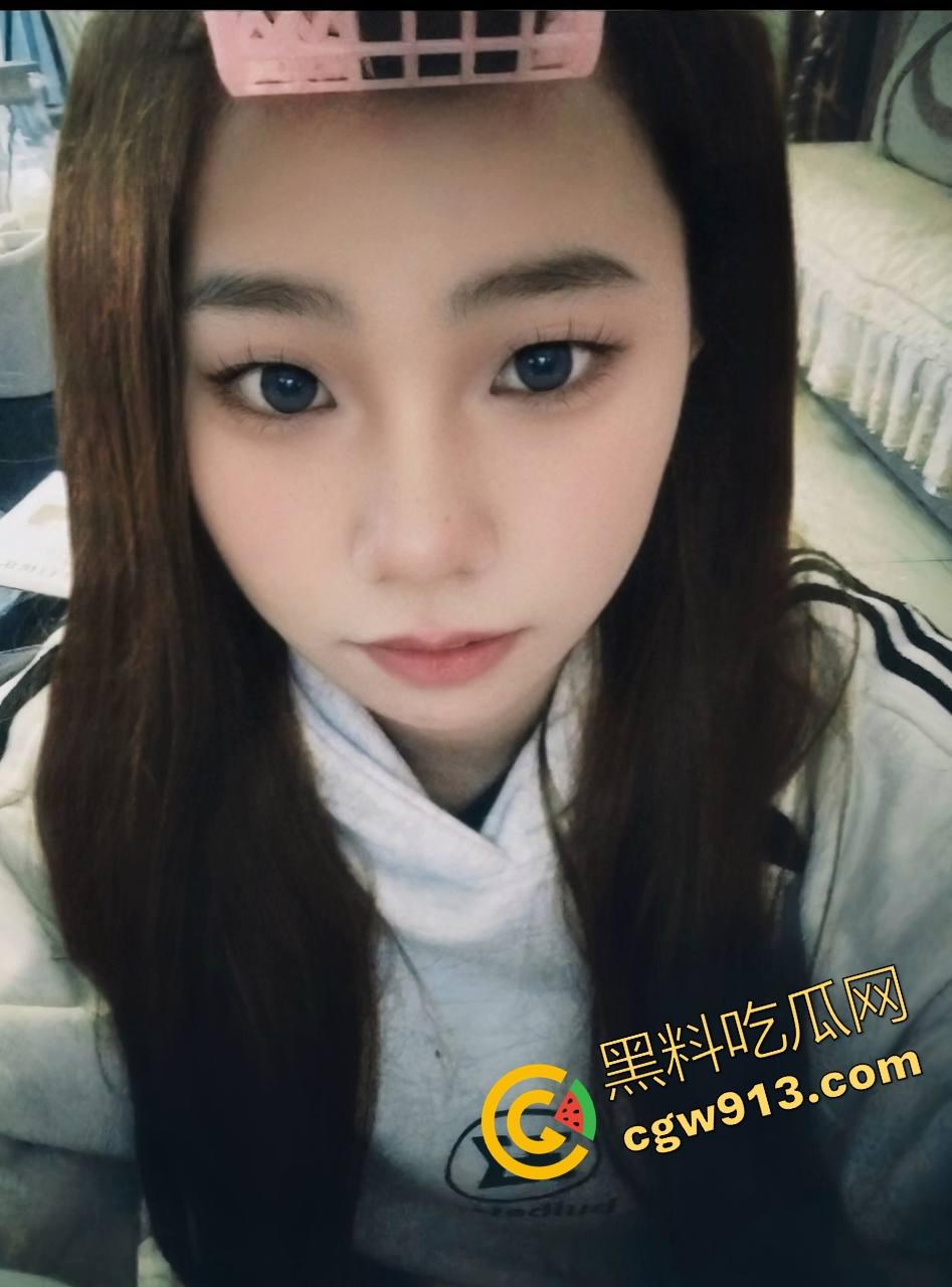 抖音极品微胖熟女【风雨彩虹铿锵玫瑰】流出，定制福利尺度突破天际，肥臀翘逼淫水横流等大肉棒！-5