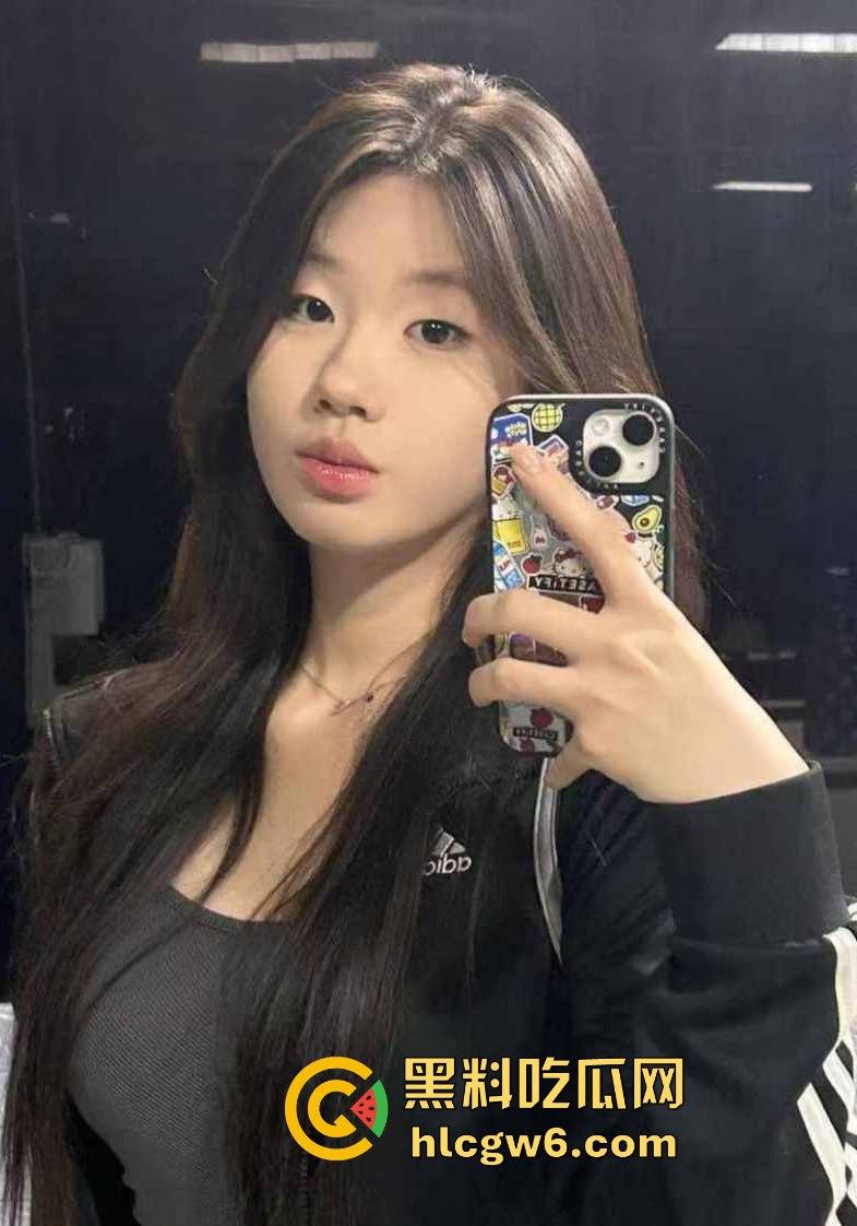 河南20岁骚货【李琦】风骚视频曝光 黑丝连体情趣内衣大跳骚舞 自慰高潮湿到滴水 骚货天花板就是她!-2