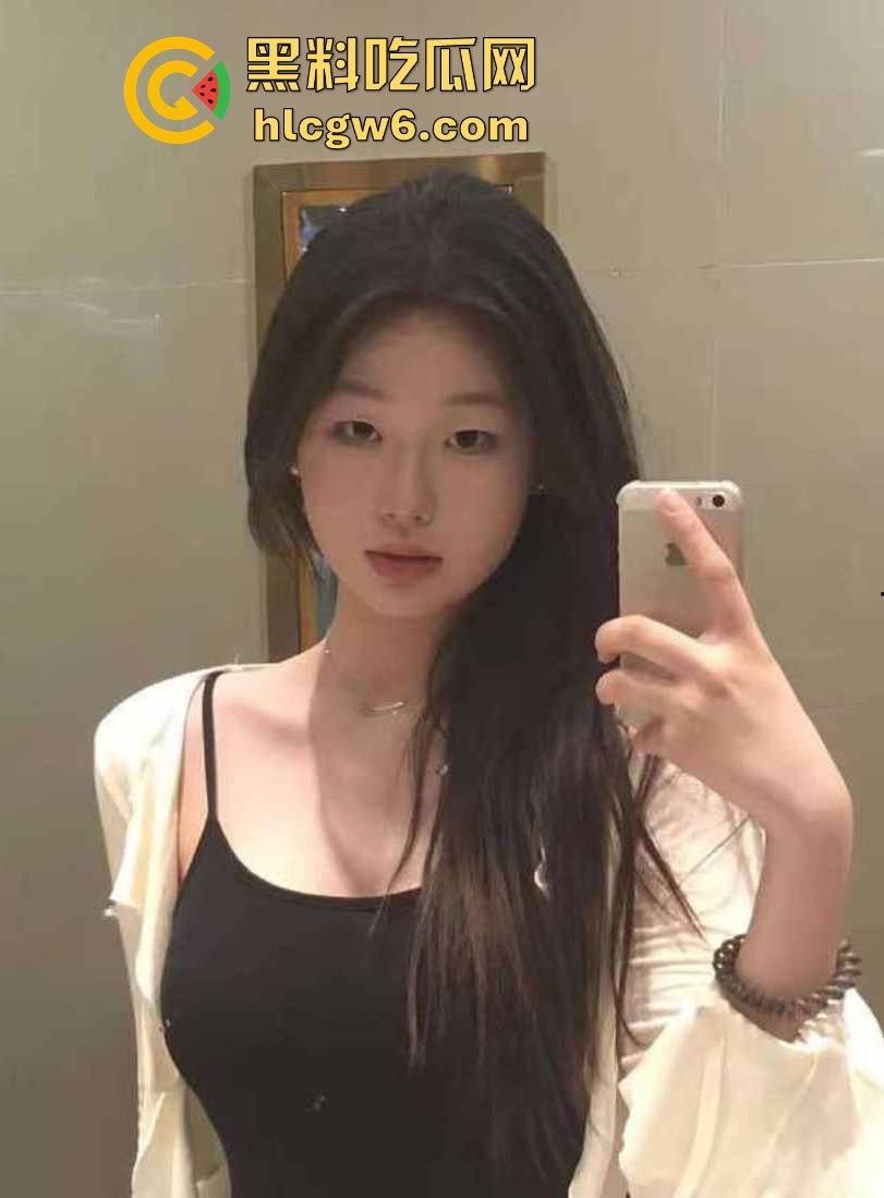 河南20岁骚货【李琦】风骚视频曝光 黑丝连体情趣内衣大跳骚舞 自慰高潮湿到滴水 骚货天花板就是她!-8