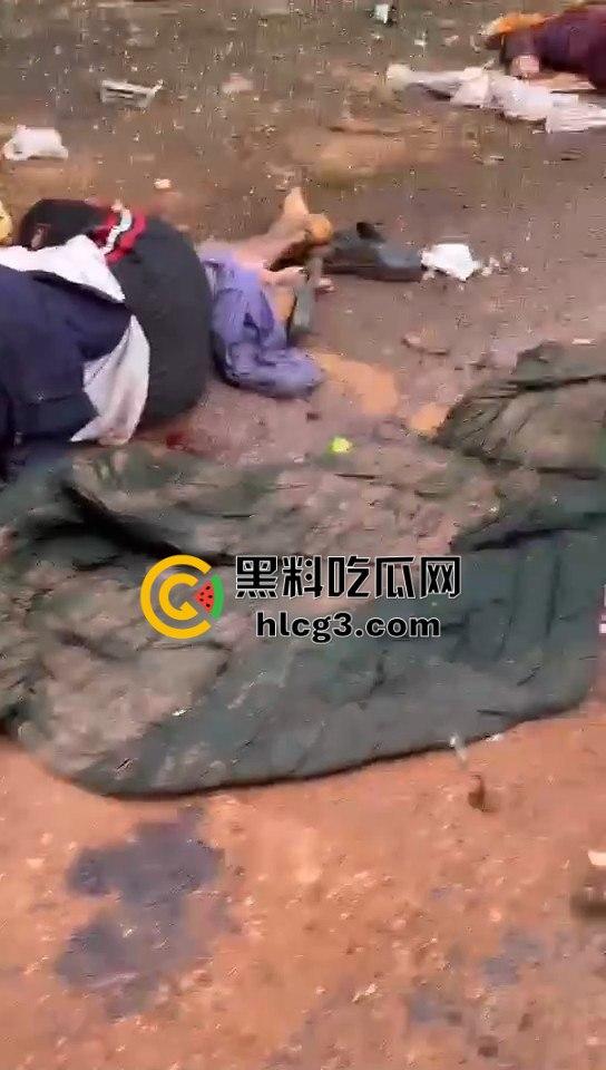 缅甸内战升级!路边尸横遍野,惨状曝光让人不寒而栗!-4