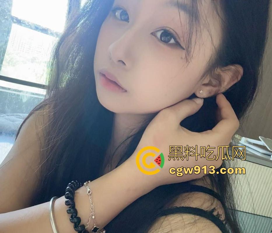 杭州工商职业学院【张慧语】骚逼反差小母狗，豪乳傲然挺立，舌钉口活销魂，黑丝翘臀入到失魂！-1