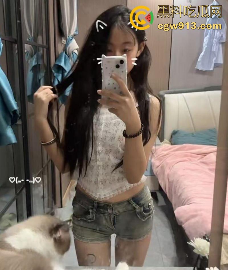 杭州工商职业学院【张慧语】骚逼反差小母狗，豪乳傲然挺立，舌钉口活销魂，黑丝翘臀入到失魂！-2