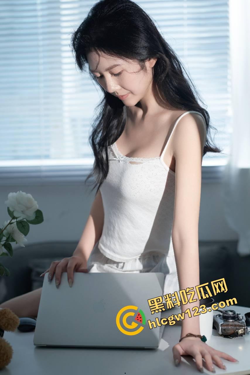 深圳『戴安琦』疯狂星期四不吃炸鸡只想炸奶，大奶子摇到床塌，操逼操到满床都是水，这才是快乐源泉！-5