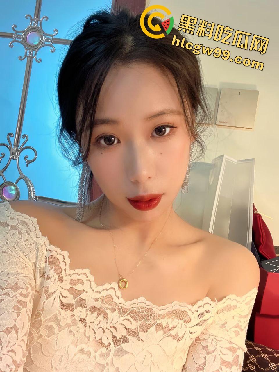 辽宁沈阳反差性感少妇【陈艳萍】私拍洗澡美奶娇躯，约炮大哥多体位爆干翘臀骚逼！独家曝光流出！-2